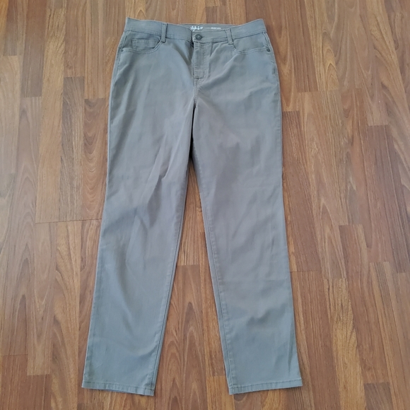 Style & Co. Tummy-Control Slim-Leg Jeans 14 New - Picture 3 of 8